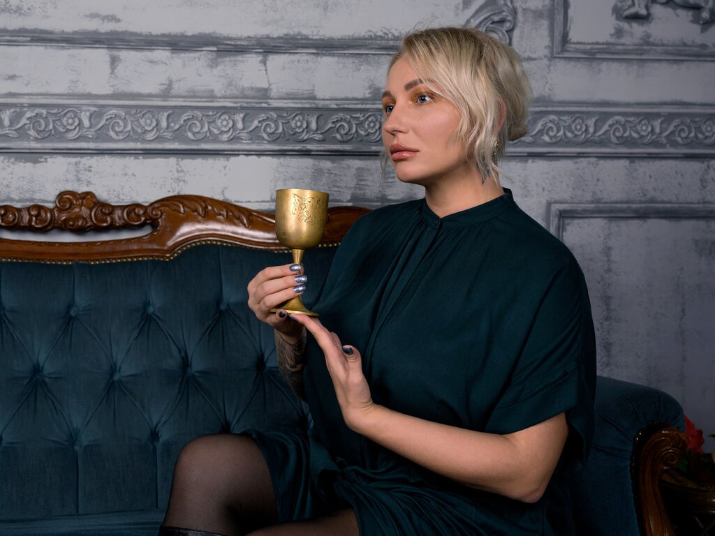 Free Naked AliceStoun