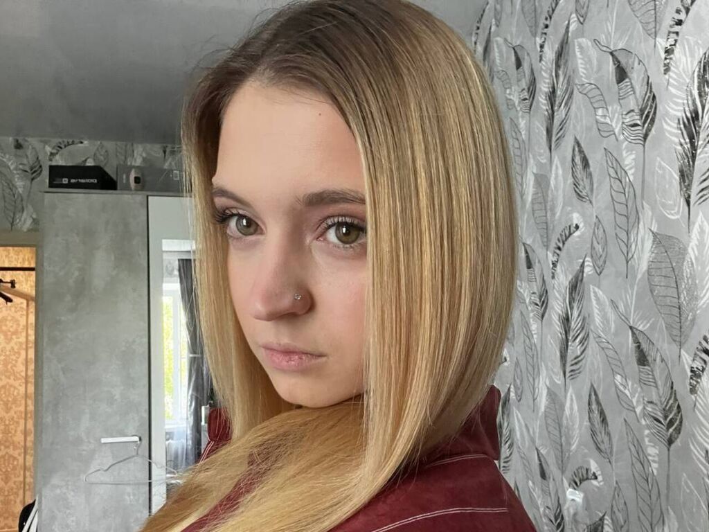 Free Naked AnjanetteAron