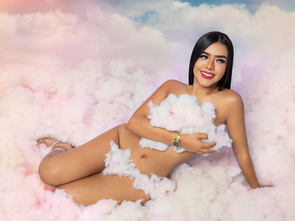 Free Naked AnnaHaddid
