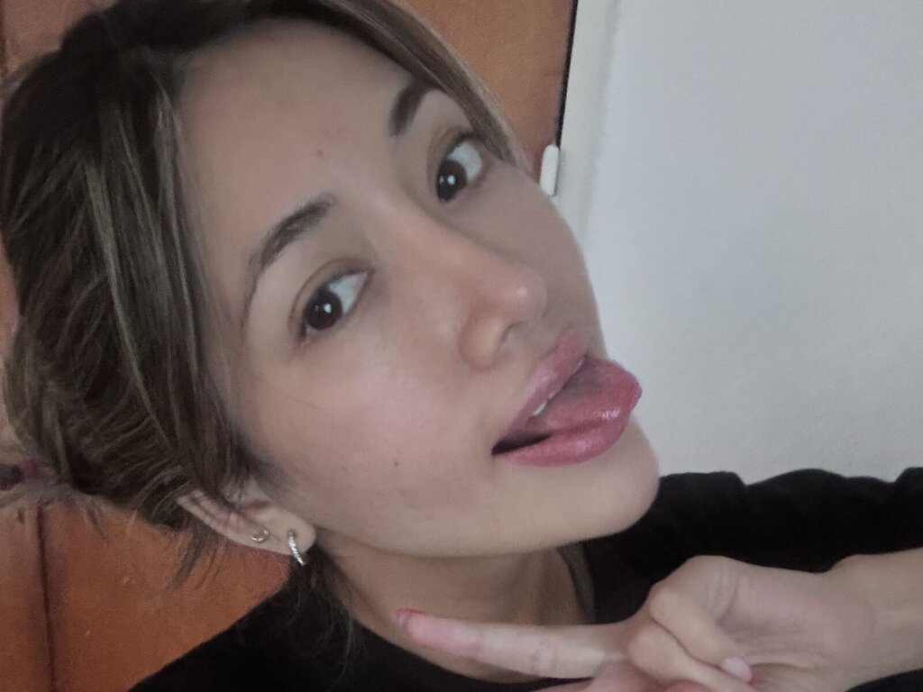 Free Naked CherryBless