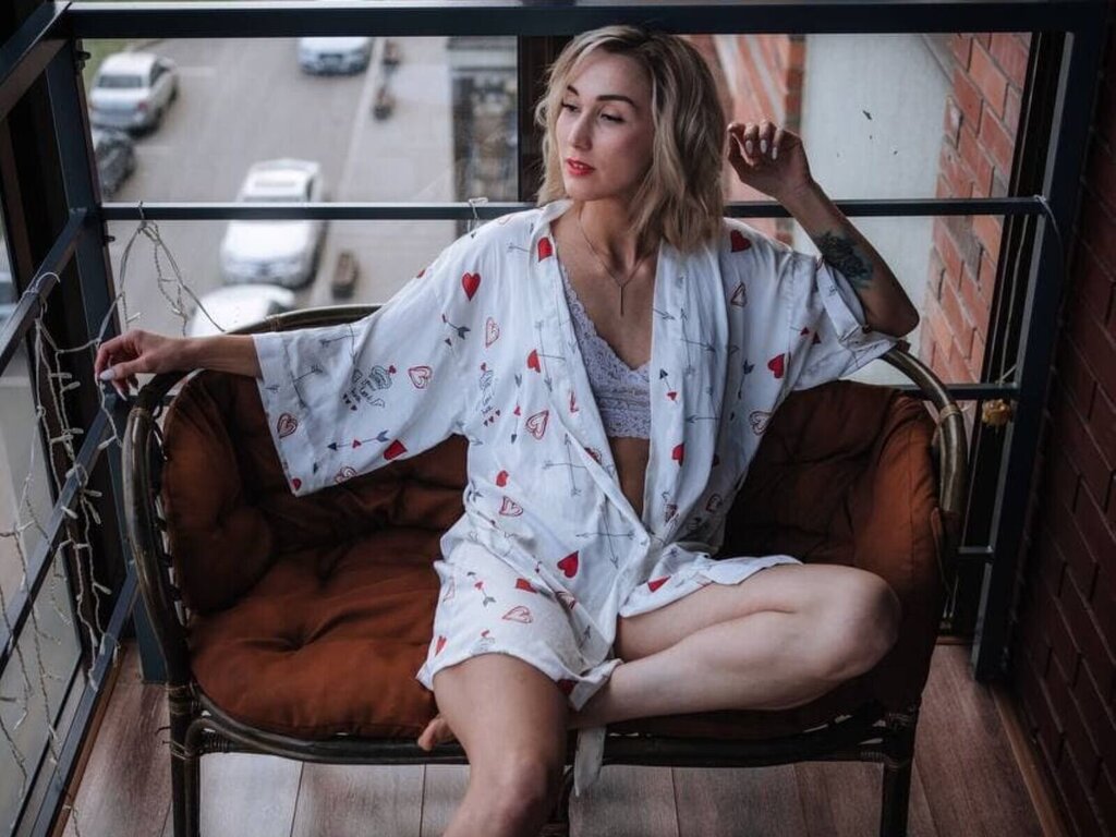 Free Naked DilaraKurt