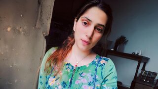 Free Naked ElsaEmily