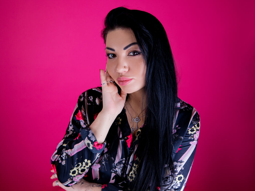 Free Naked EsmeraldaMiller