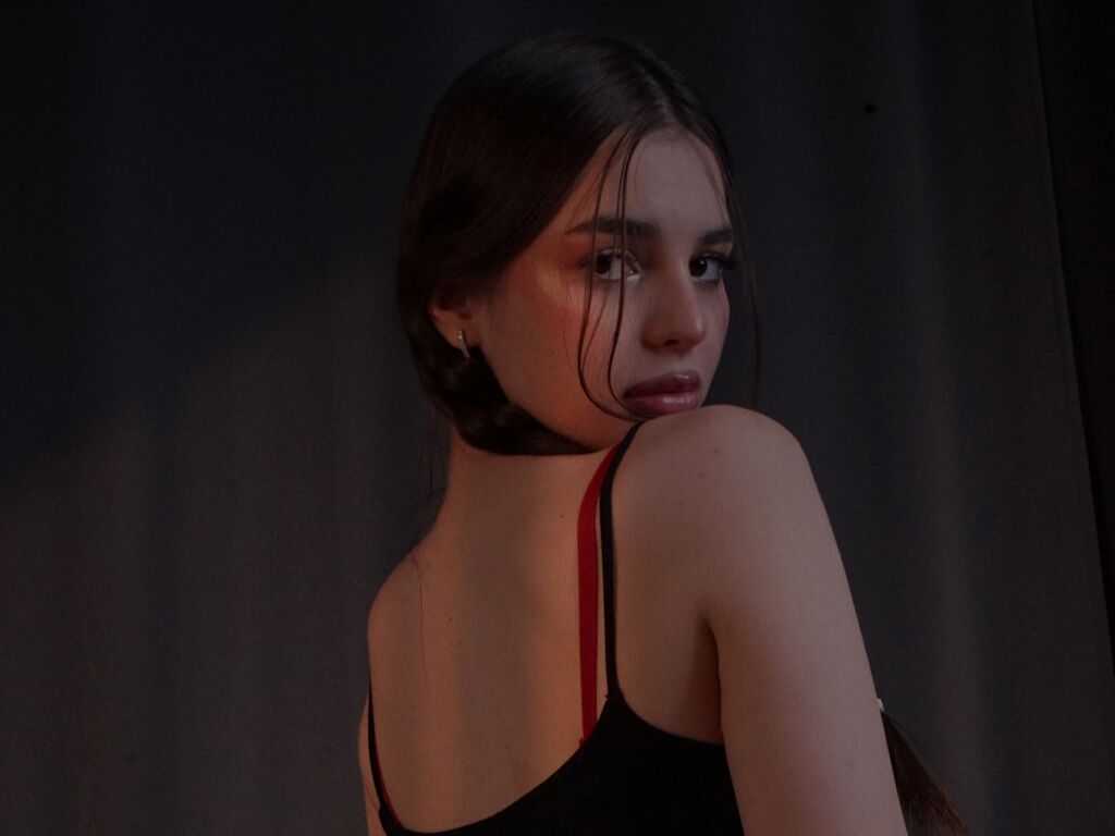 Free Naked GertudeCova