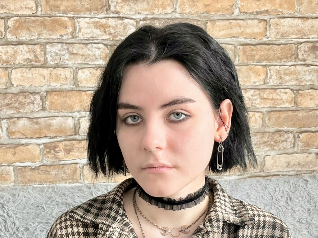 Free Naked GingerMills