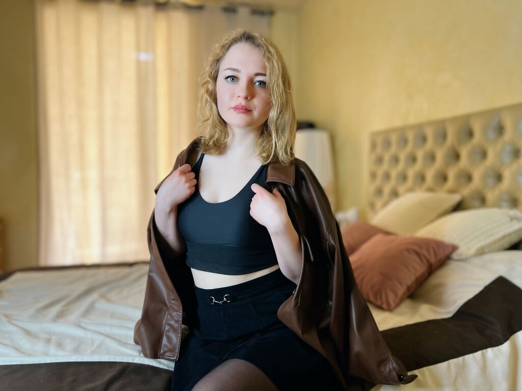 Free Naked HollyAsher