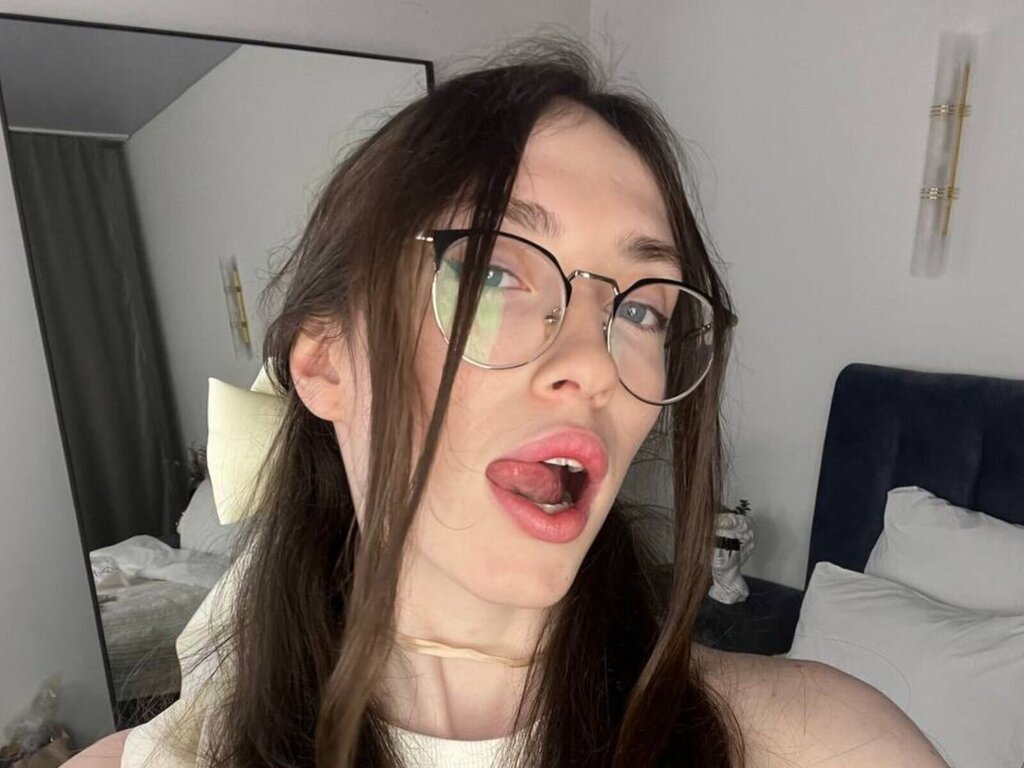 Free Naked KatyDorni