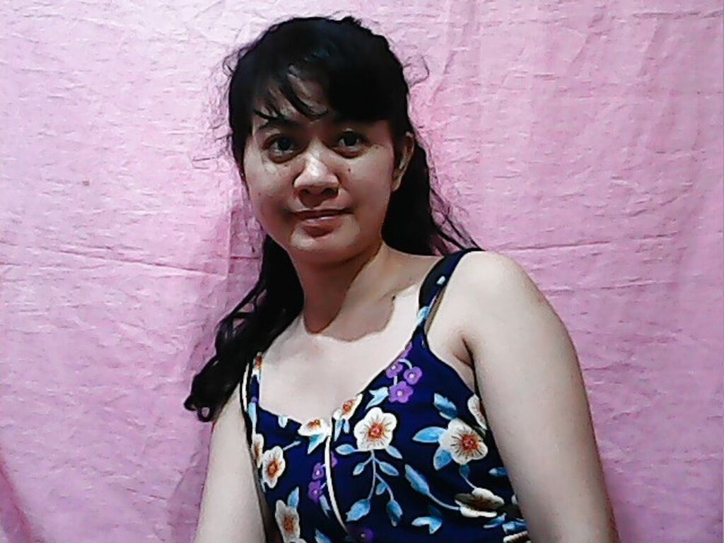 Free Naked KenlyHeart