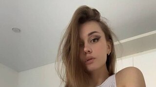 Free Naked MariamClutter