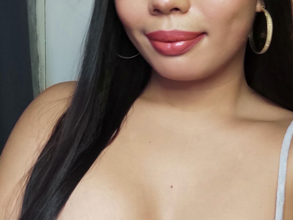 Free Naked MiaPercival