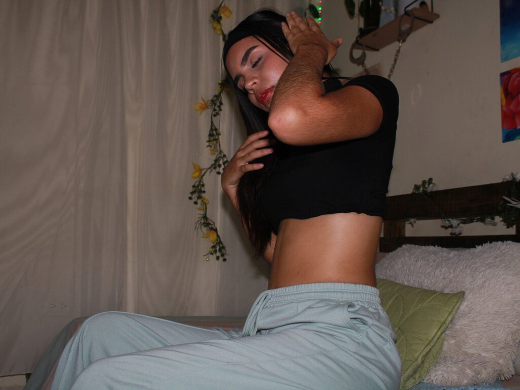 Free Naked MyaThompsett