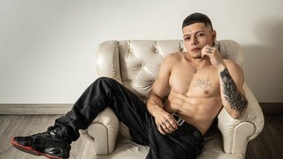 Free Naked ThomasLewis