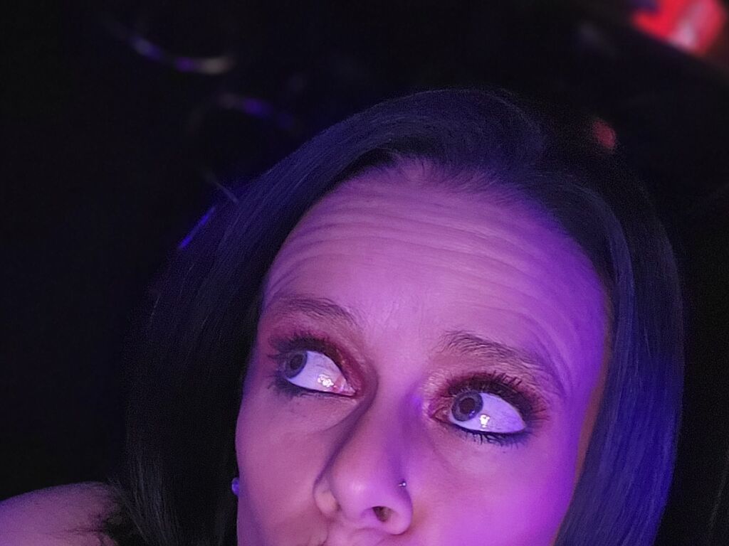 Free Naked VixonVanessa