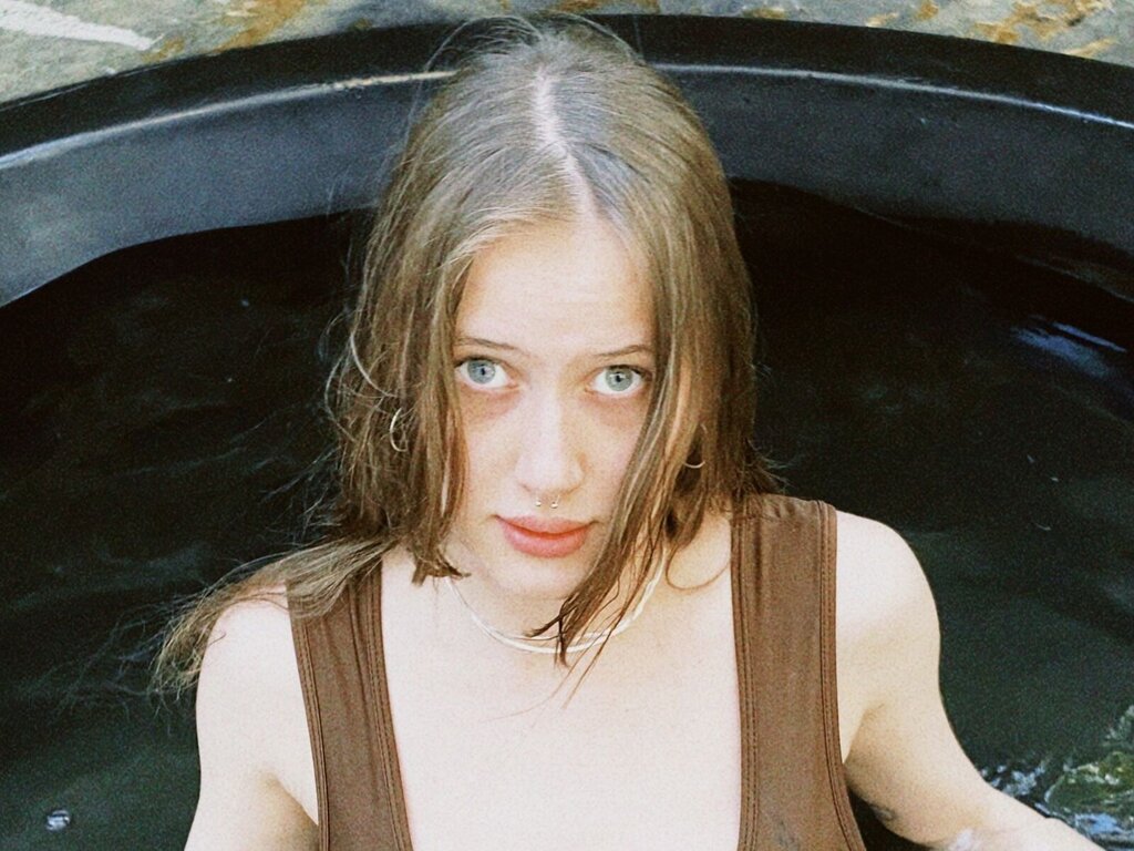 Free Naked WenecaLarson